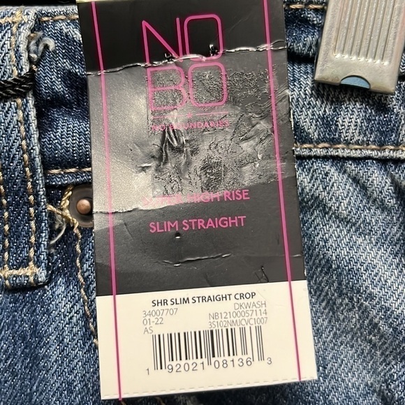 no Boundaries- super high rise slim straight cropped jeans - Picture 2 of 4